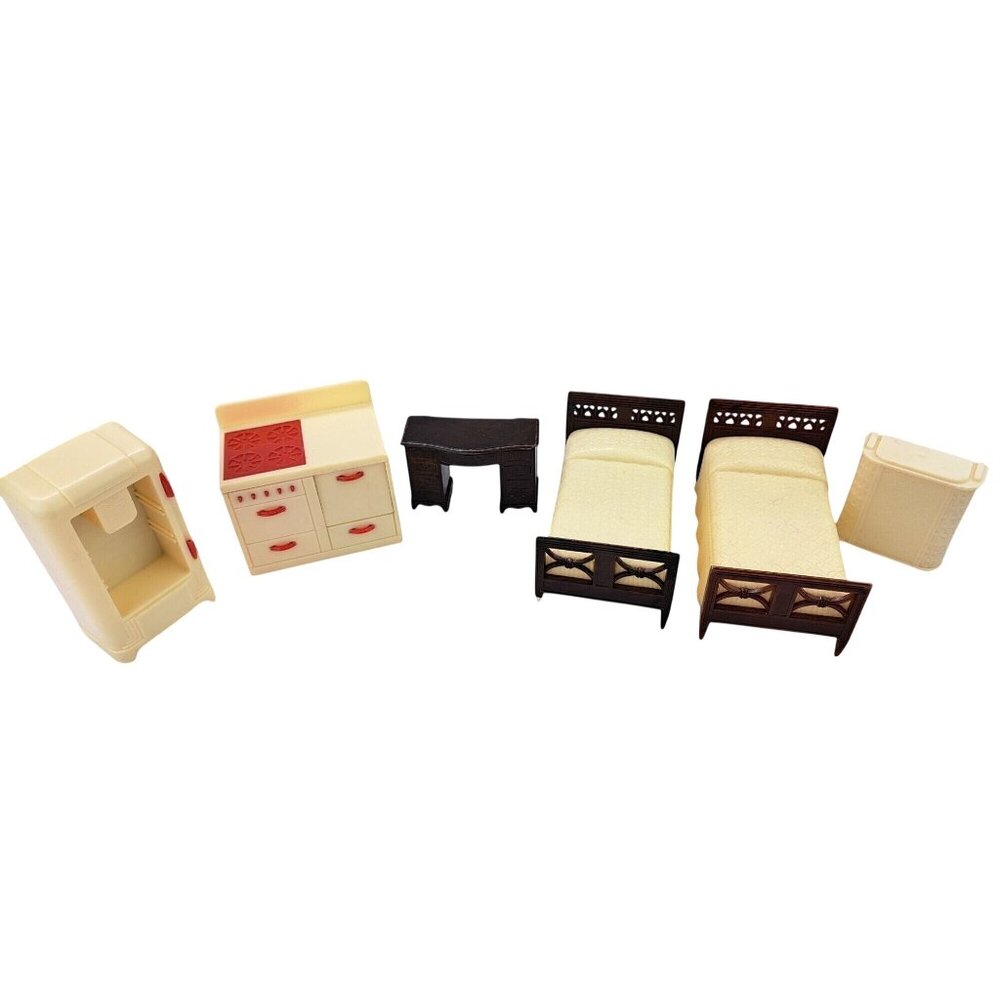 Vintage Renwal Plastic Dollhouse Furniture Refrigerator Beds Stove Vanity Hamper
